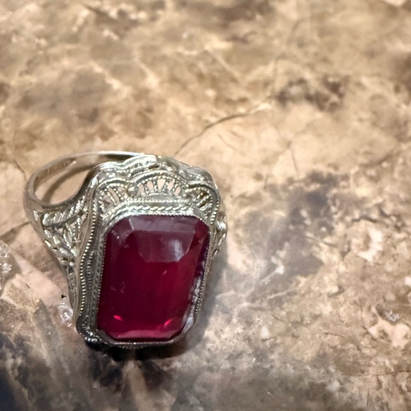 Antique 14kt lace filigree white gold Ring with a synthetic ruby - Picture 16 of 16